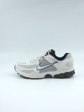 Nike Zoom Vomero 5 pointure 44 – sneakers neuves, vue 1