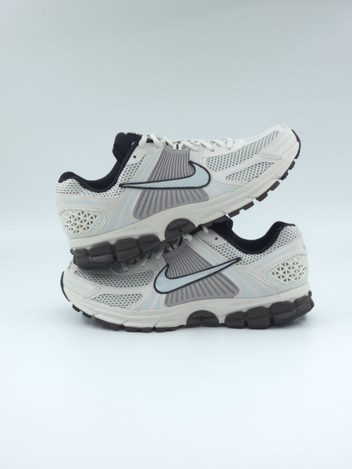 Nike Zoom Vomero 5 pointure 44 – sneakers neuves, vue 2
