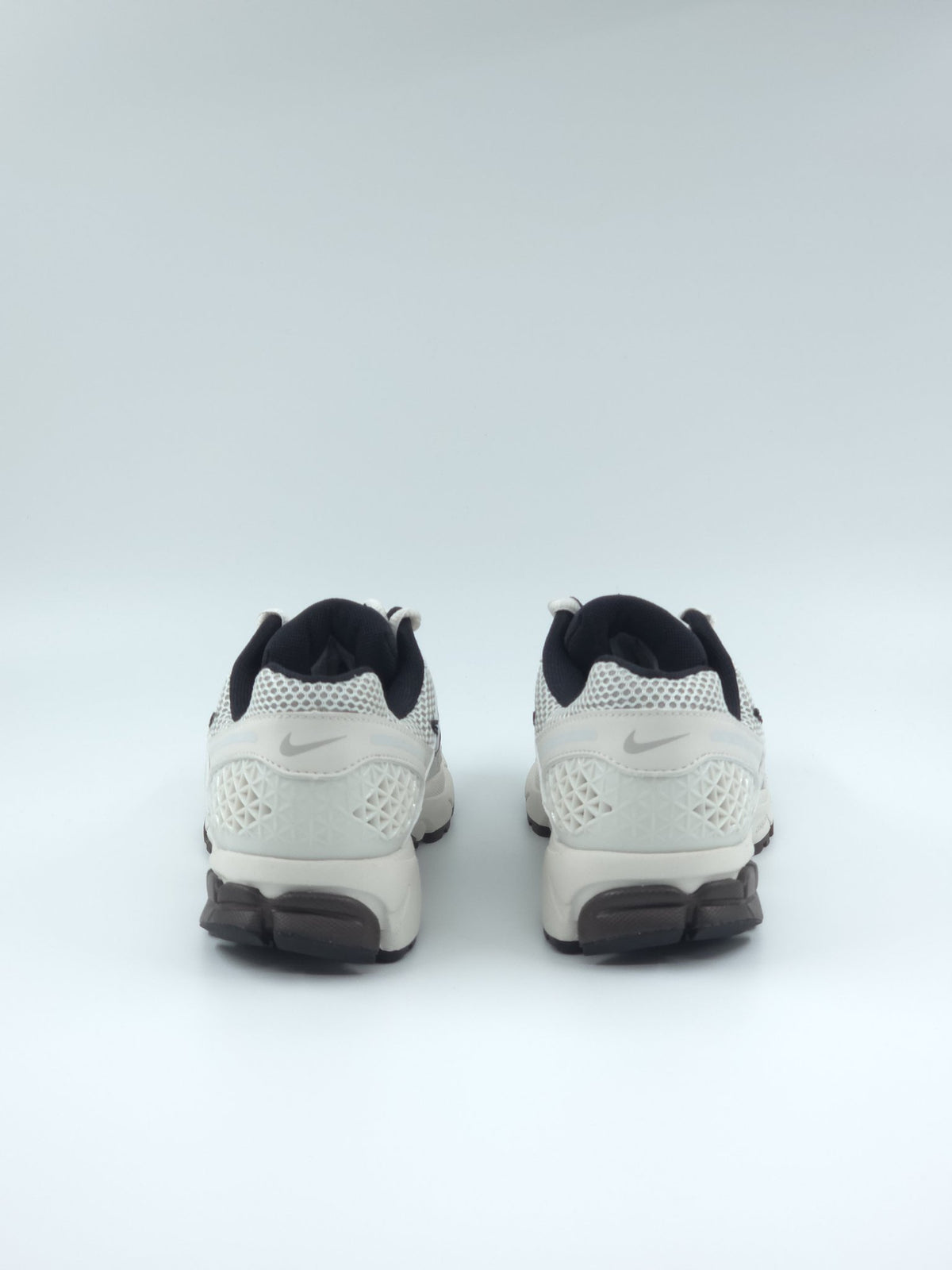 Nike Zoom Vomero 5 pointure 44 – sneakers neuves, vue 4