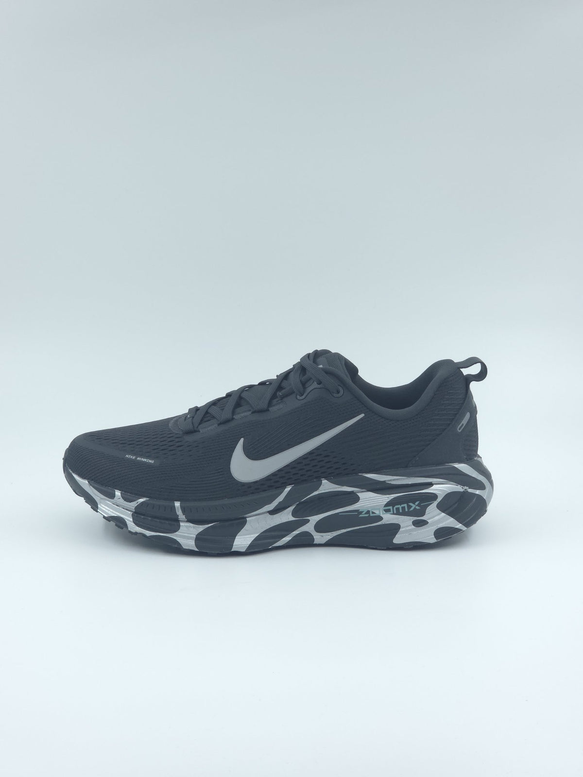 Nike Vomero 18 pointure 42,5 – chaussures de running neuves, vue 1