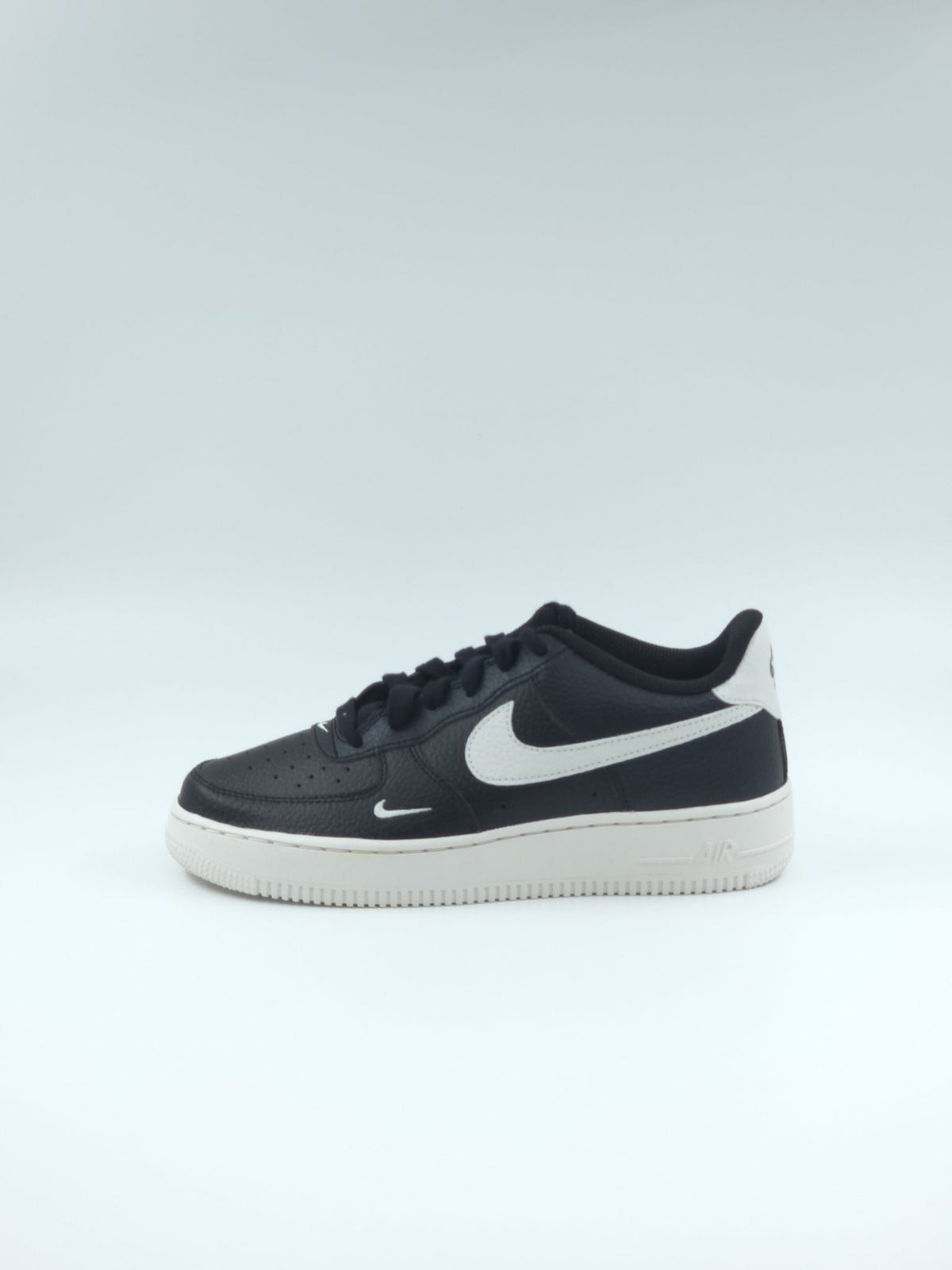 Nike Air Force 1 pointure 39 – sneakers neuves, vue 1