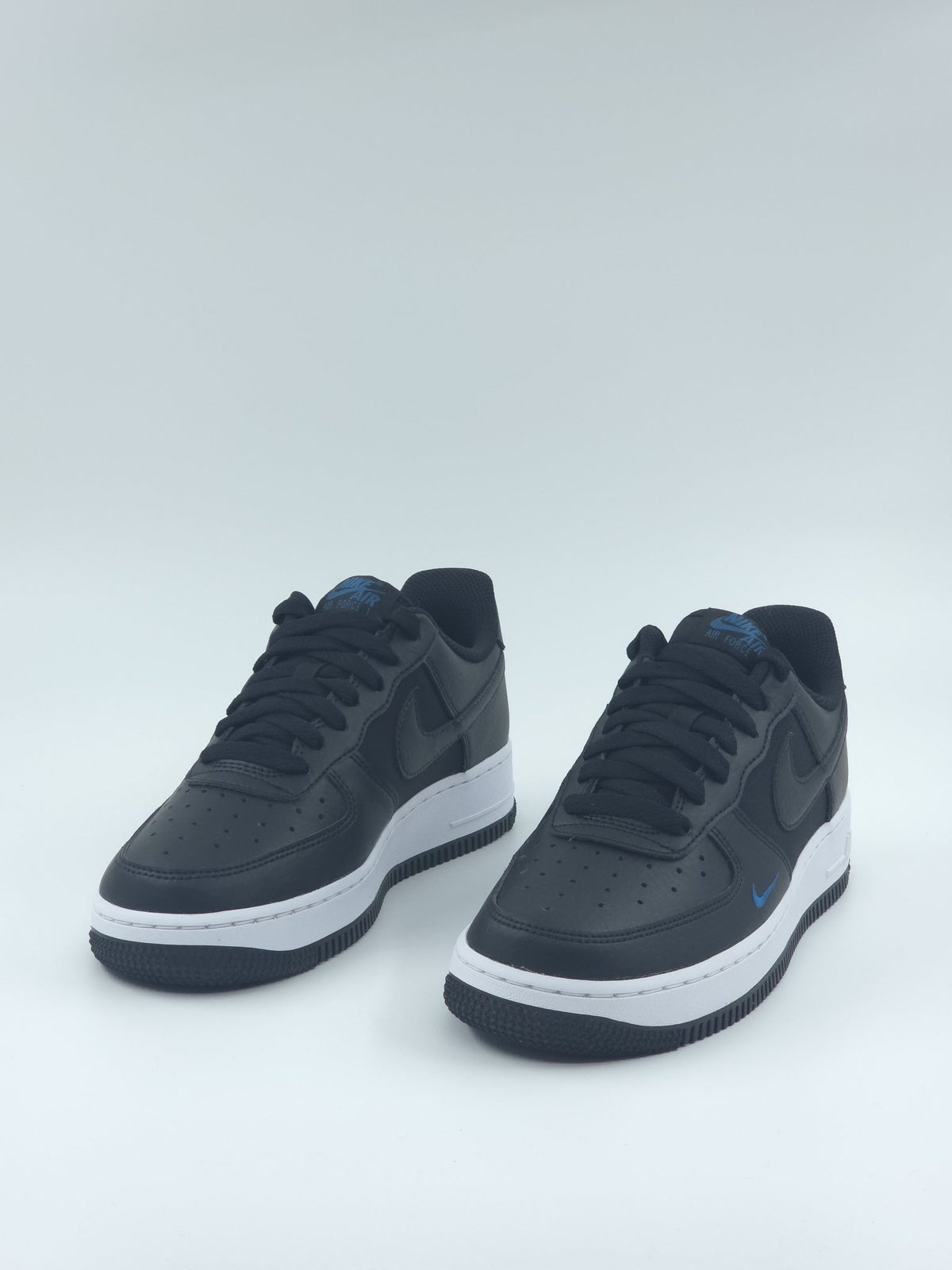 Nike Air Force 1 '07 pointure 40 – sneakers neuves, vue 3